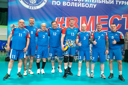 Первая победа в Арктическом благотворительном турнире по волейболу «Кубок Губернатора Ямала 2021»